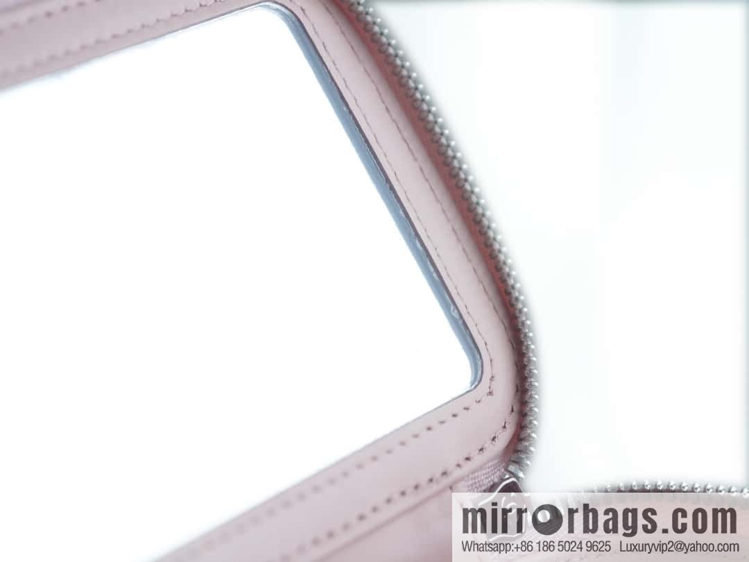 CHANEL 23K Rhinestone handle long box AP3593 pink