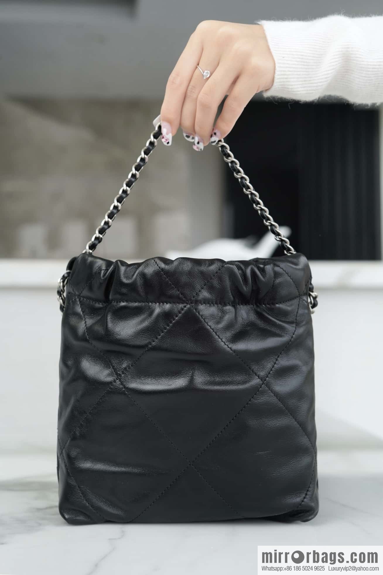 CHANEL 23s spring and summer new 22Mini bag original leather AS3980 black/silver buckle