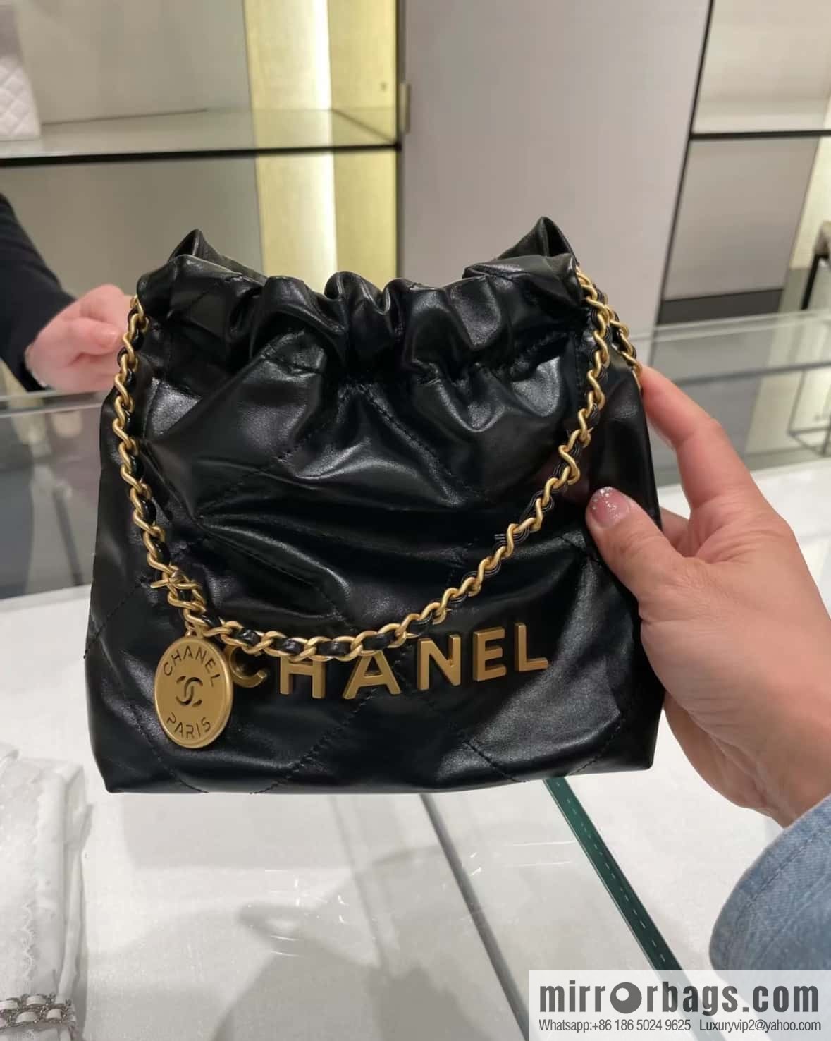 CHANEL 23s spring and summer new 22Mini bag original leather AS3980 black/gold buckle