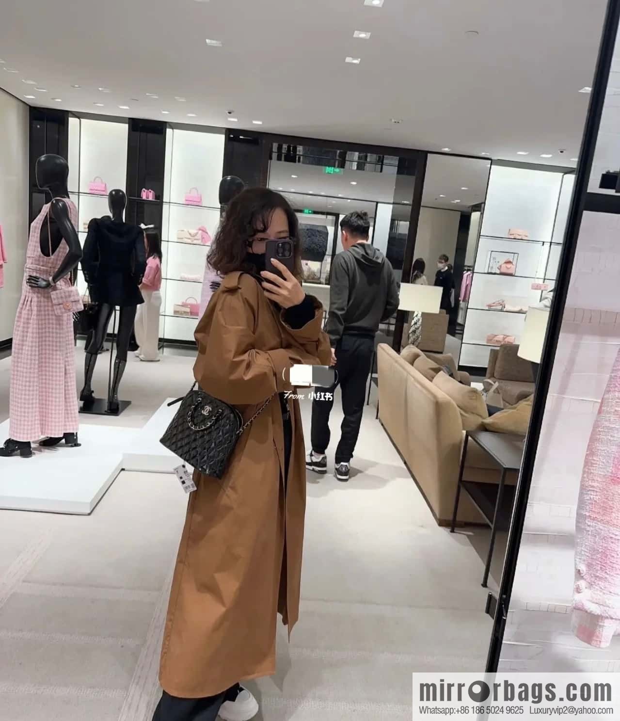 CHANEL 23S spring and summer series patent leather shell bag AS3969