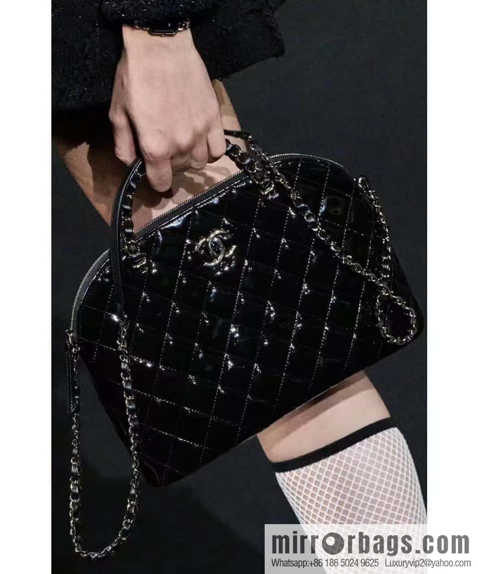 CHANEL 23S spring and summer series patent leather shell bag AS3969