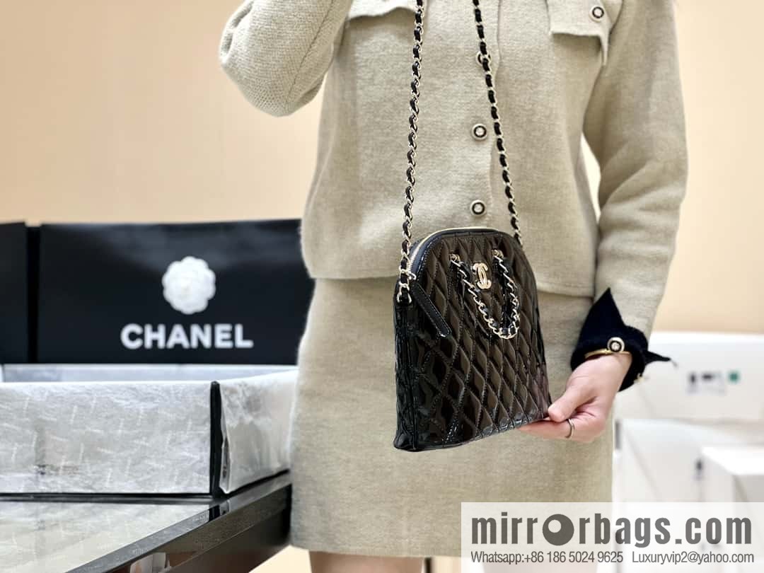 CHANEL 23S spring and summer series patent leather shell bag AS3969