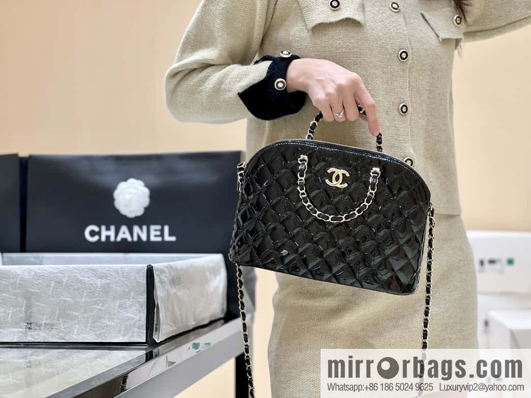 CHANEL 23S spring and summer series patent leather shell bag AS3969