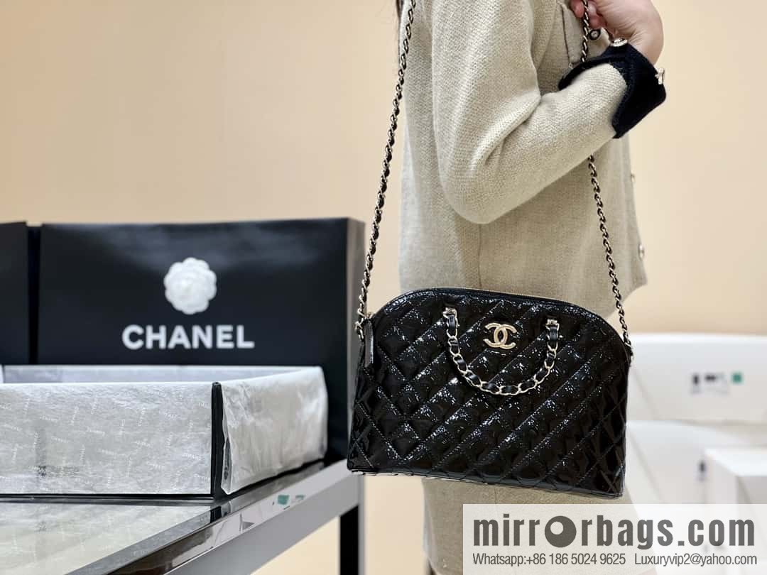 CHANEL 23S spring and summer series patent leather shell bag AS3969
