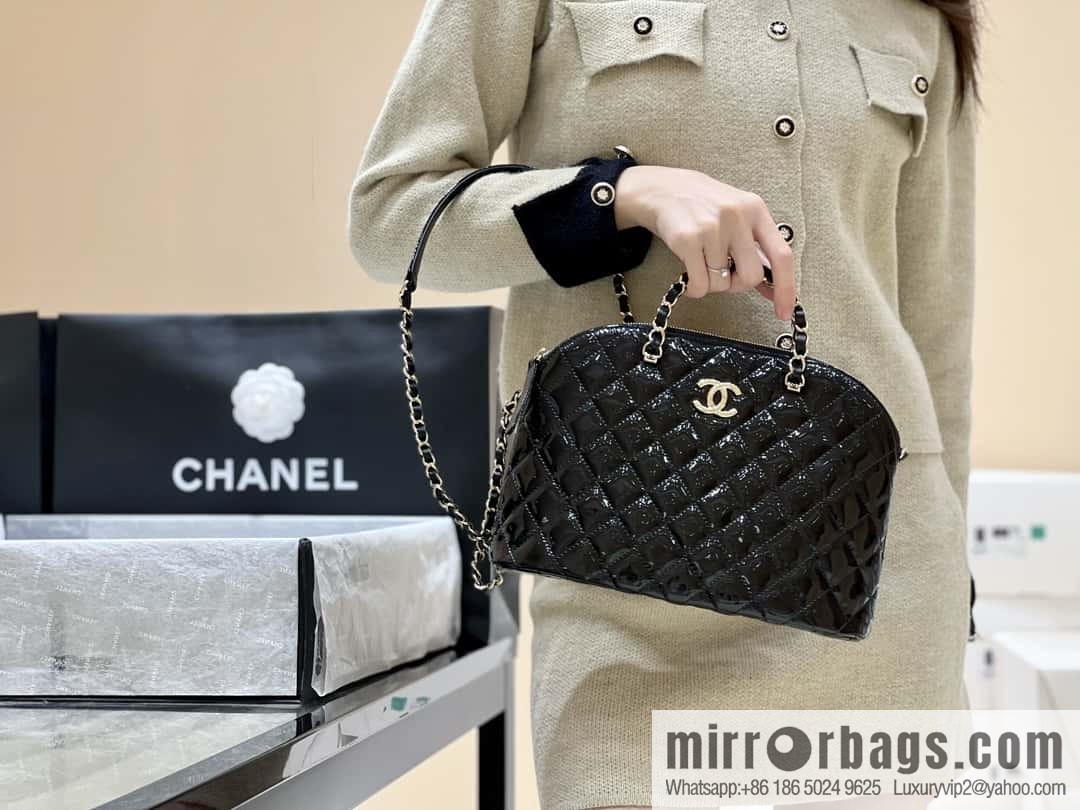 CHANEL 23S spring and summer series patent leather shell bag AS3969