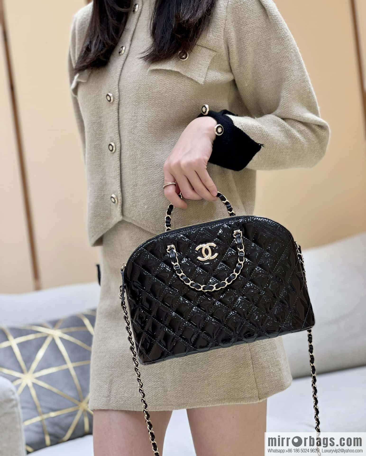 CHANEL 23S spring and summer series patent leather shell bag AS3969