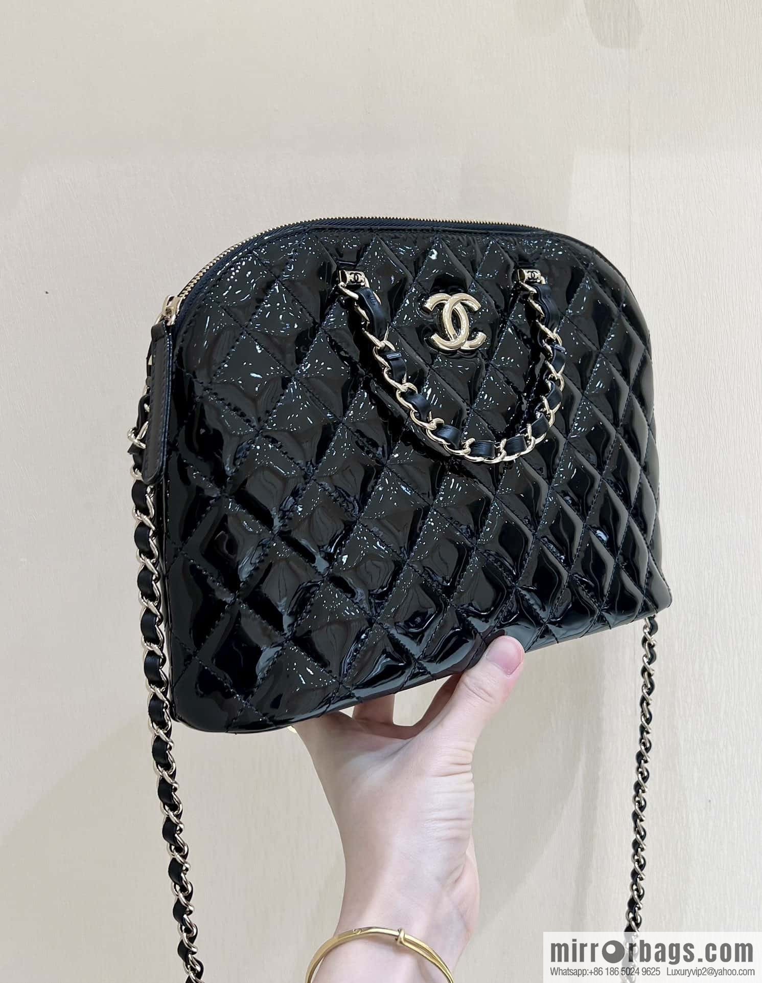 CHANEL 23S spring and summer series patent leather shell bag AS3969