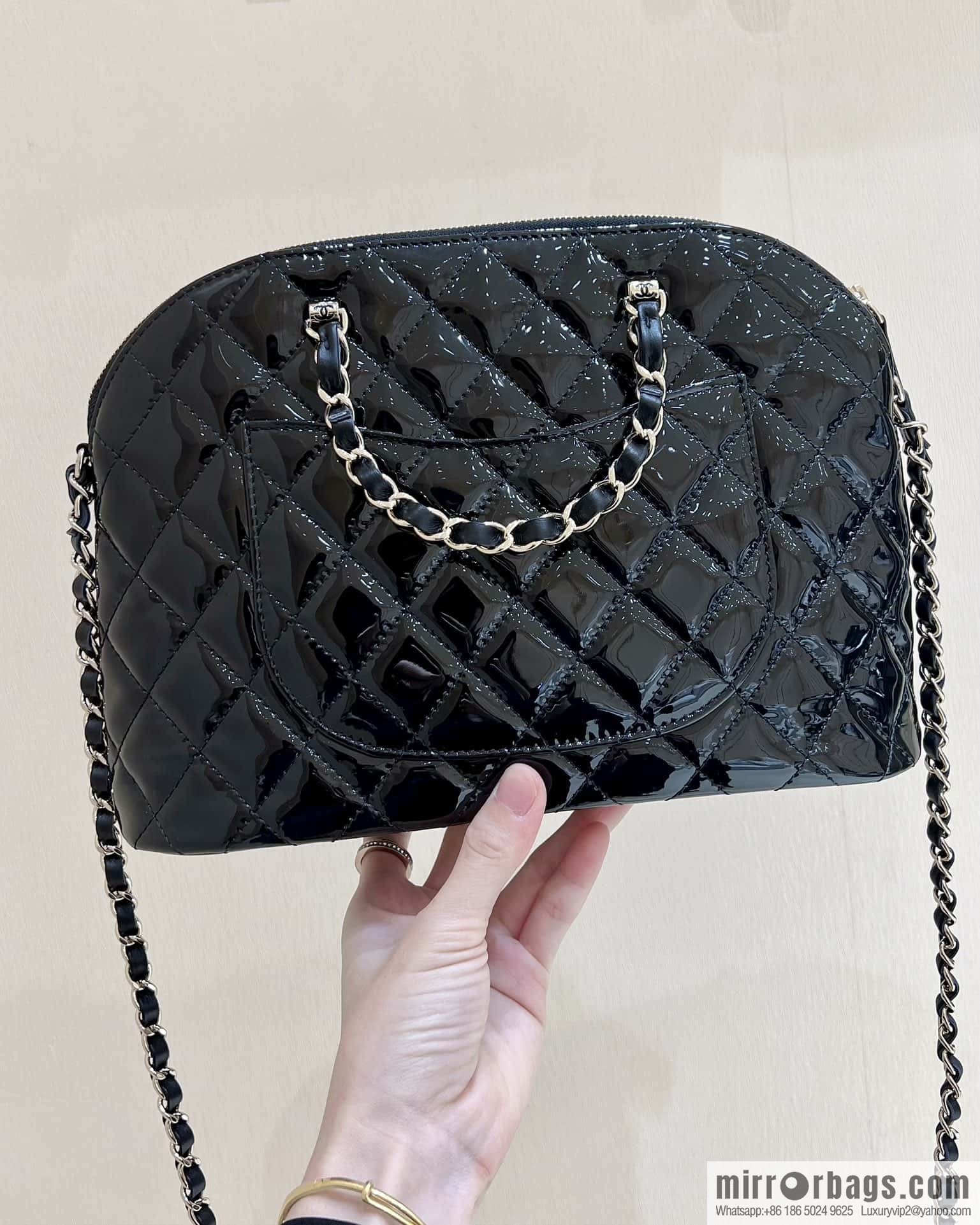 CHANEL 23S spring and summer series patent leather shell bag AS3969