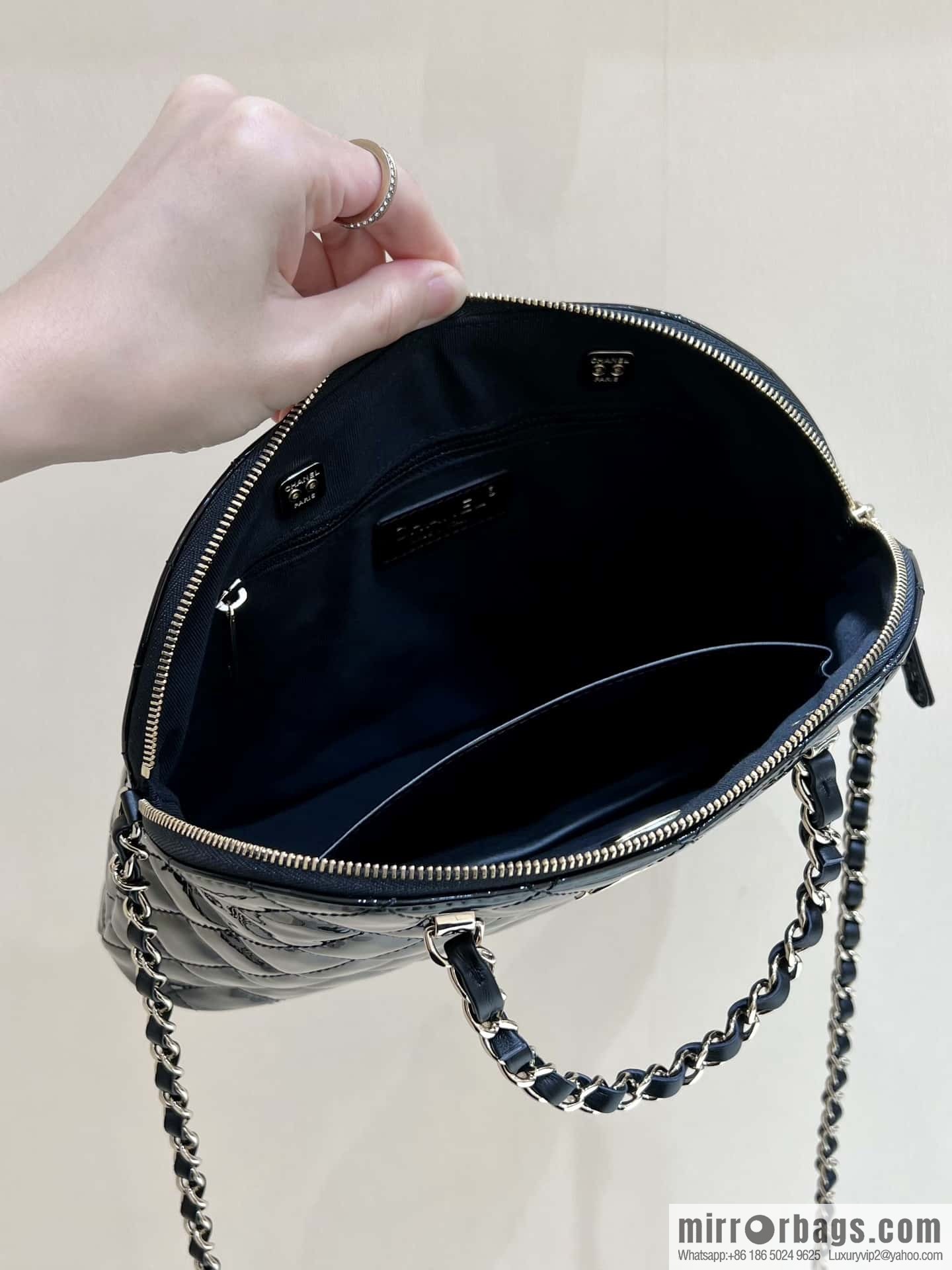 CHANEL 23S spring and summer series patent leather shell bag AS3969