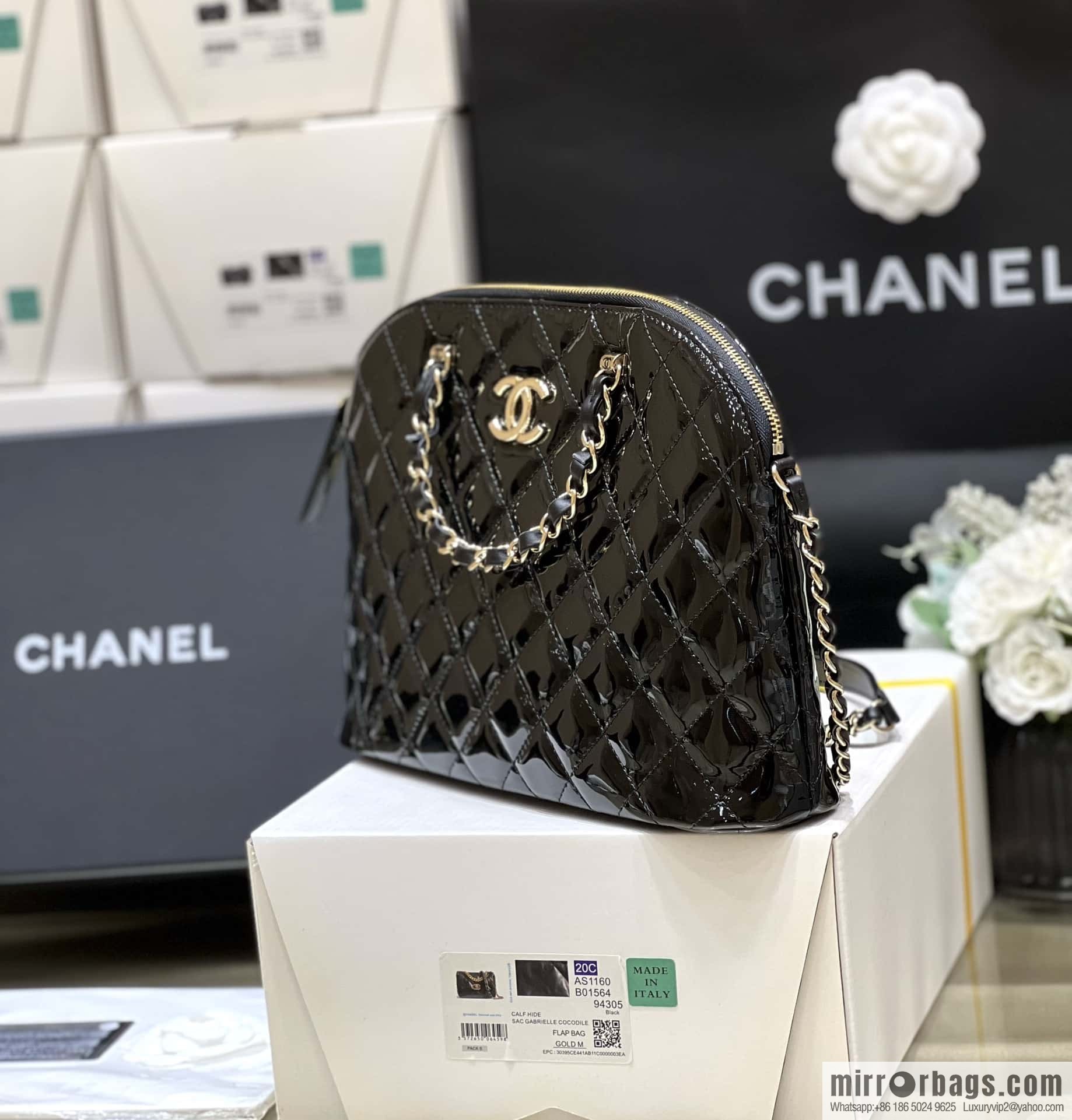 CHANEL 23S spring and summer series patent leather shell bag AS3969