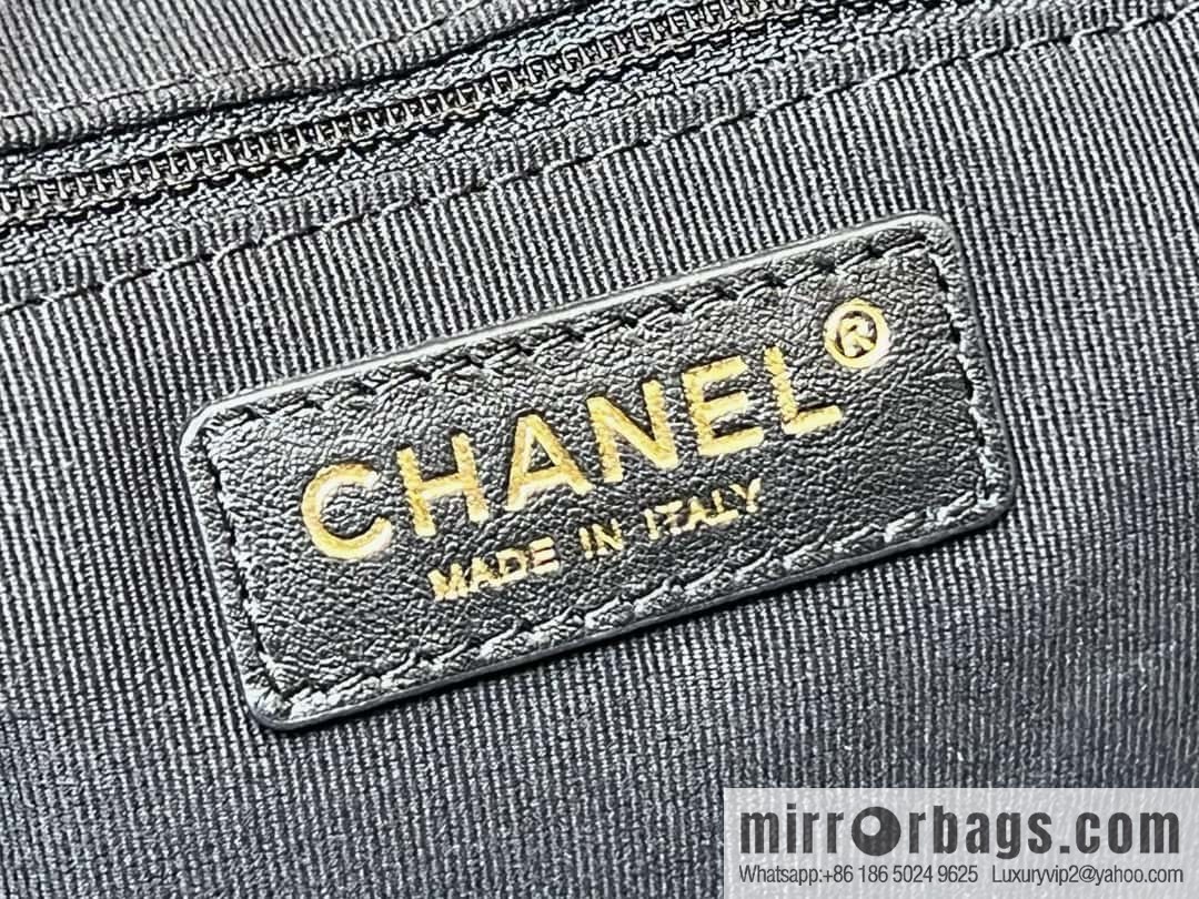 CHANEL 23S spring and summer series patent leather shell bag AS3969