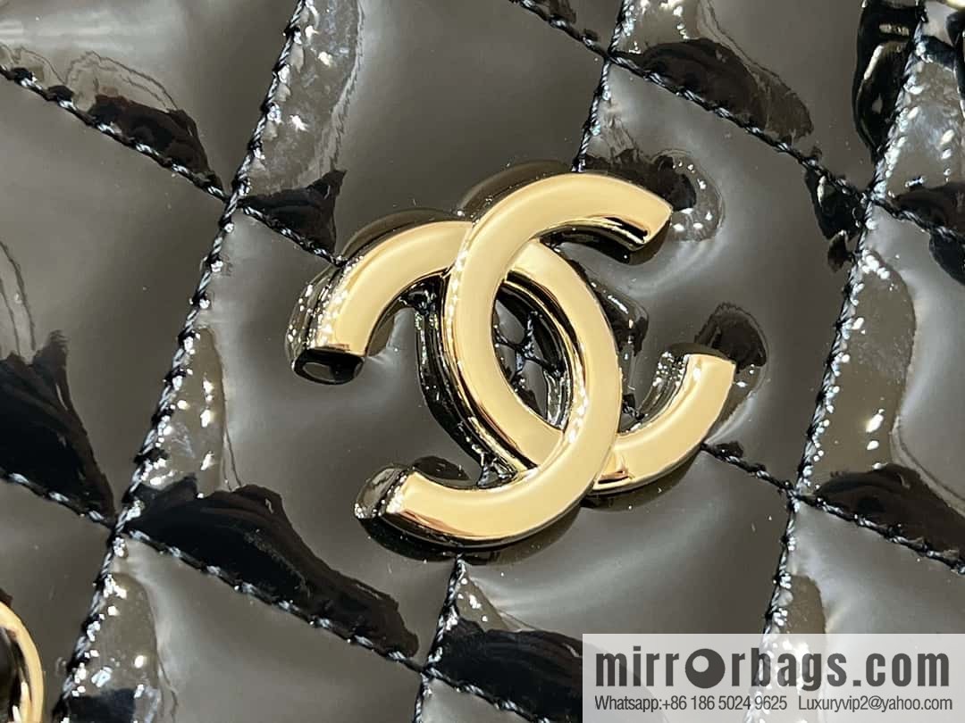 CHANEL 23S spring and summer series patent leather shell bag AS3969