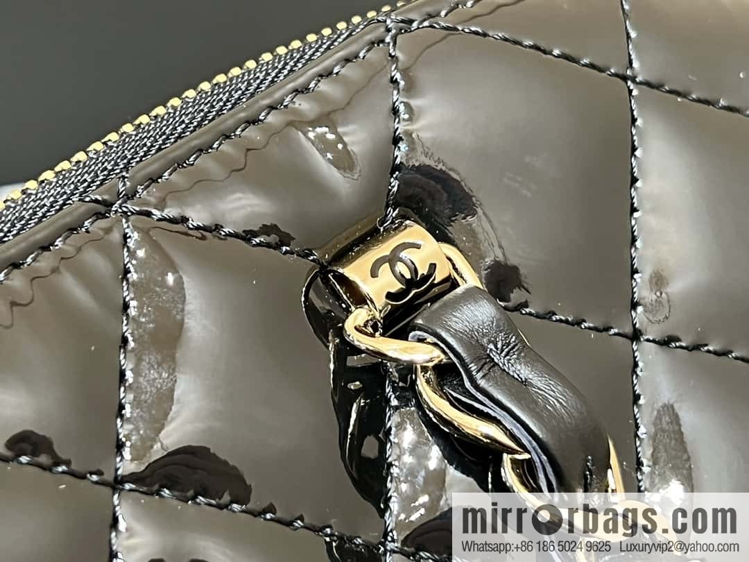 CHANEL 23S spring and summer series patent leather shell bag AS3969