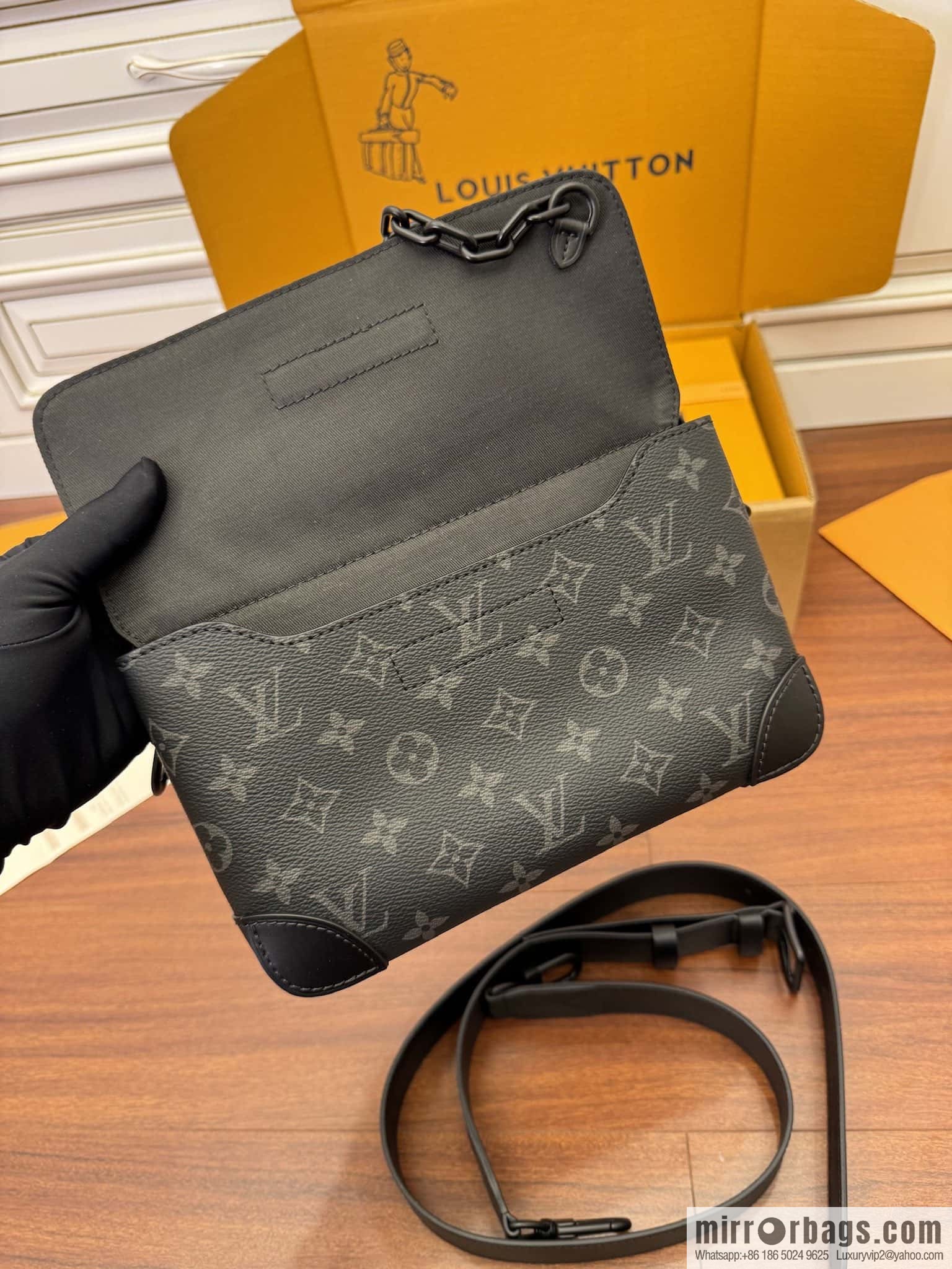 LV M46795 Steamer Messenger