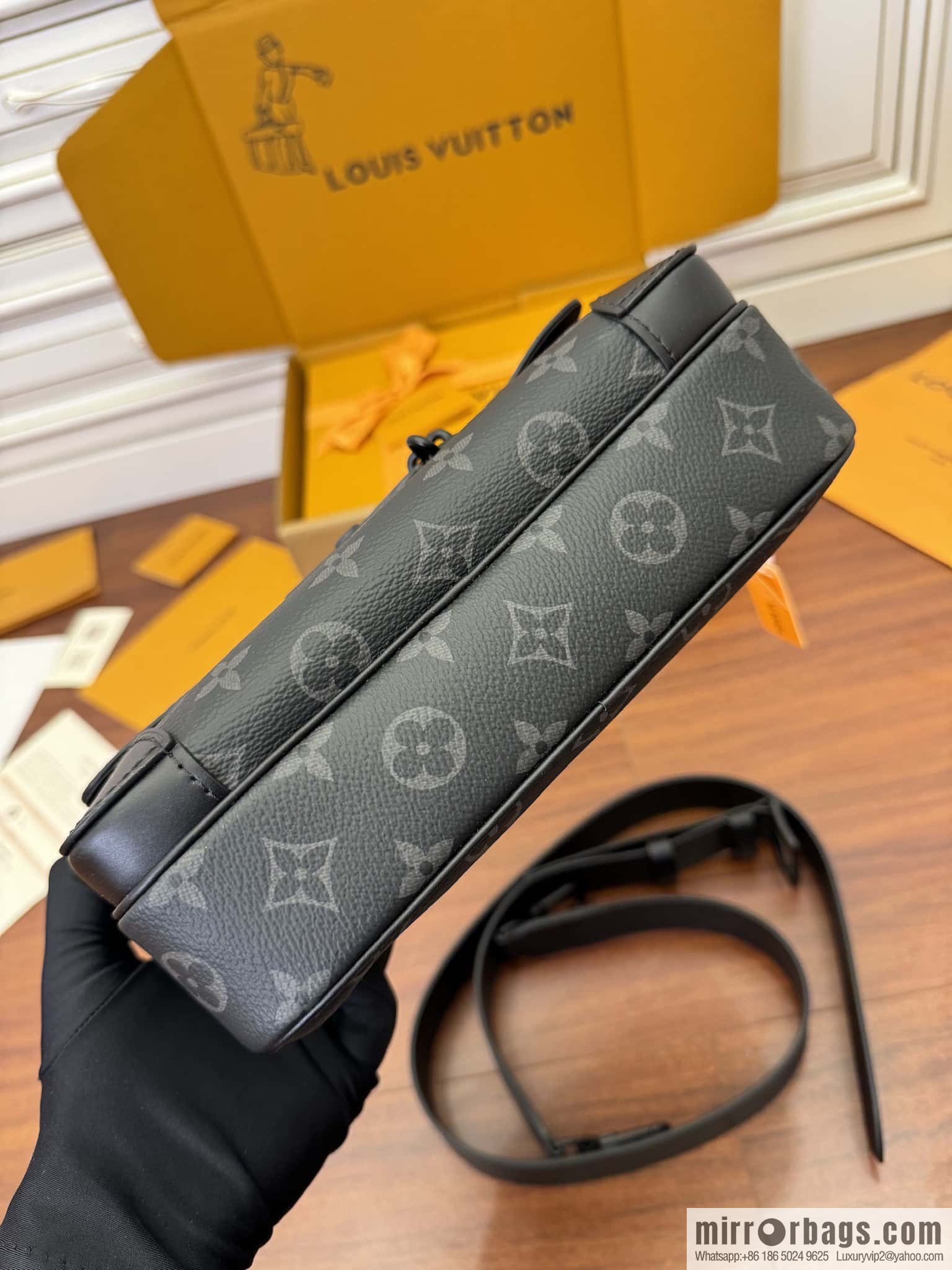 LV M46795 Steamer Messenger