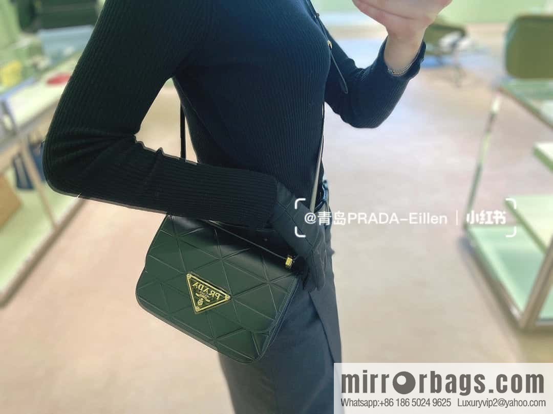 PRADA new triangular rhombus flight attendant bag 🎉 1BD320