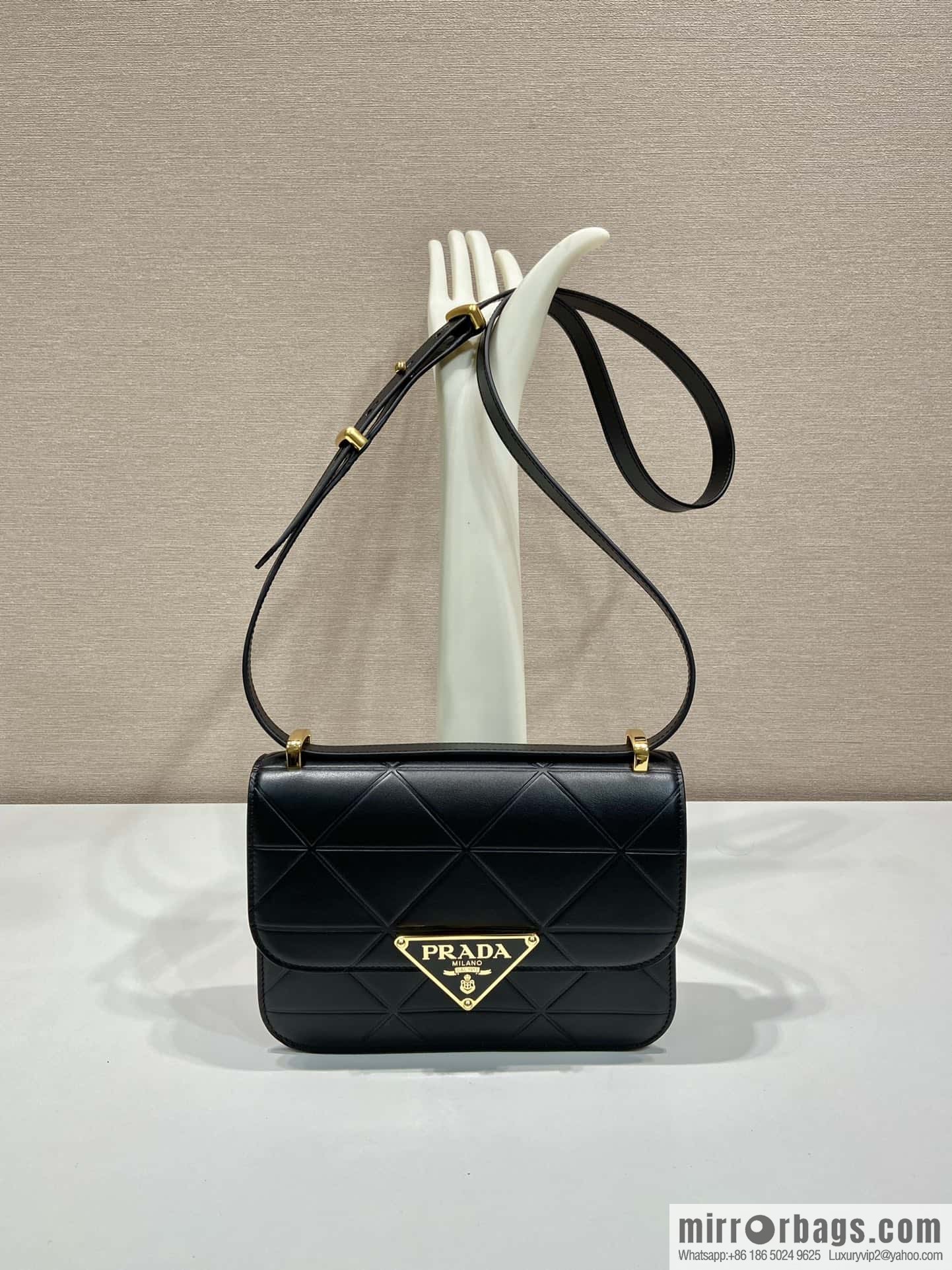 PRADA new triangular rhombus flight attendant bag 🎉 1BD320
