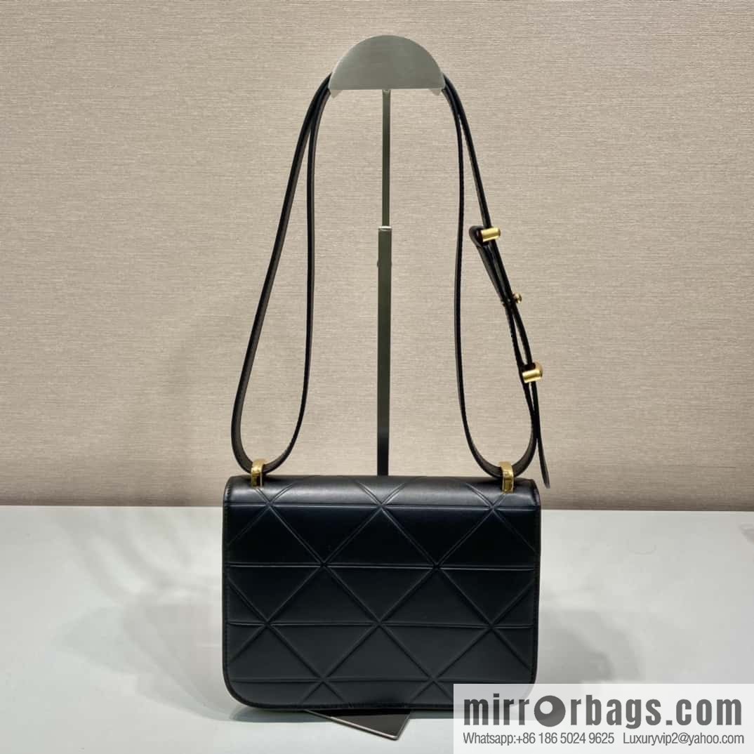 PRADA new triangular rhombus flight attendant bag 🎉 1BD320