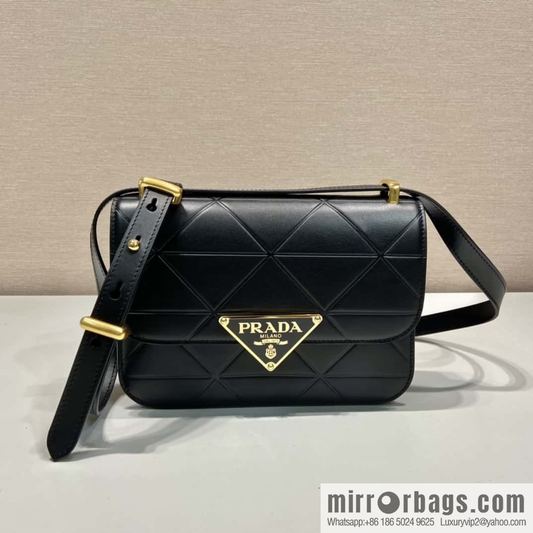 PRADA new triangular rhombus flight attendant bag 🎉 1BD320