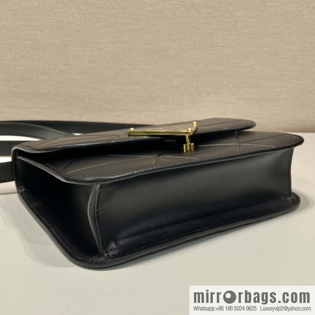 PRADA new triangular rhombus flight attendant bag 🎉 1BD320