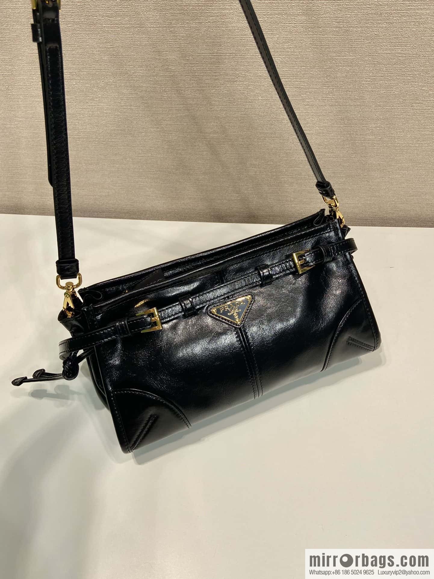 PRADA LusSolf oil wax leather oblique span bag 🎉 1BA215