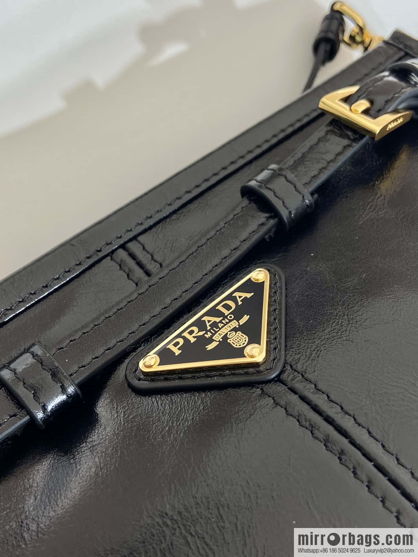 PRADA LusSolf oil wax leather oblique span bag 🎉 1BA215