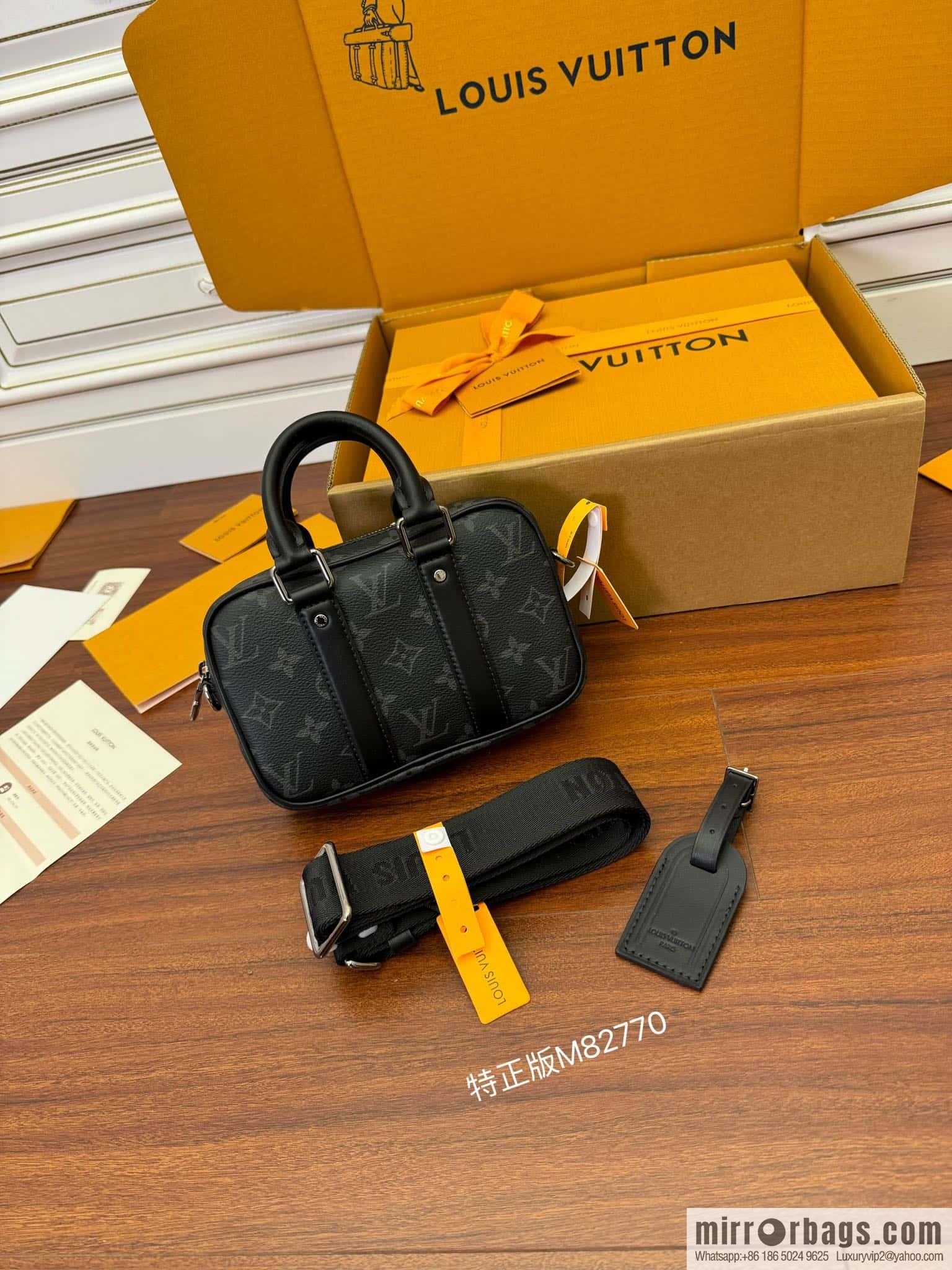 LV M82770 Nano Porte Documents Voyage