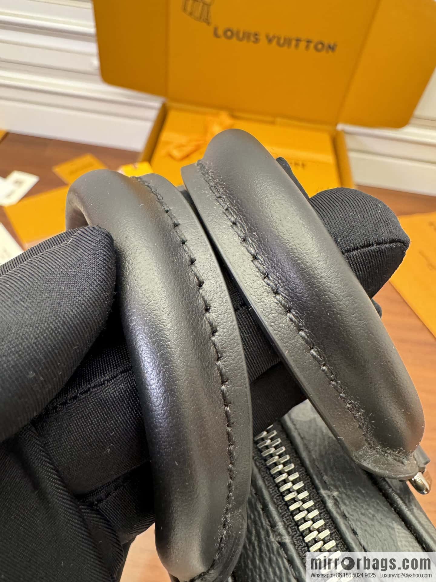 LV M82770 Nano Porte Documents Voyage