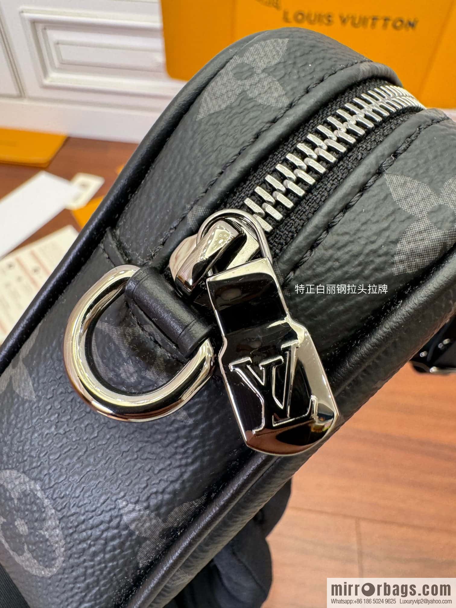 LV M82770 Nano Porte Documents Voyage
