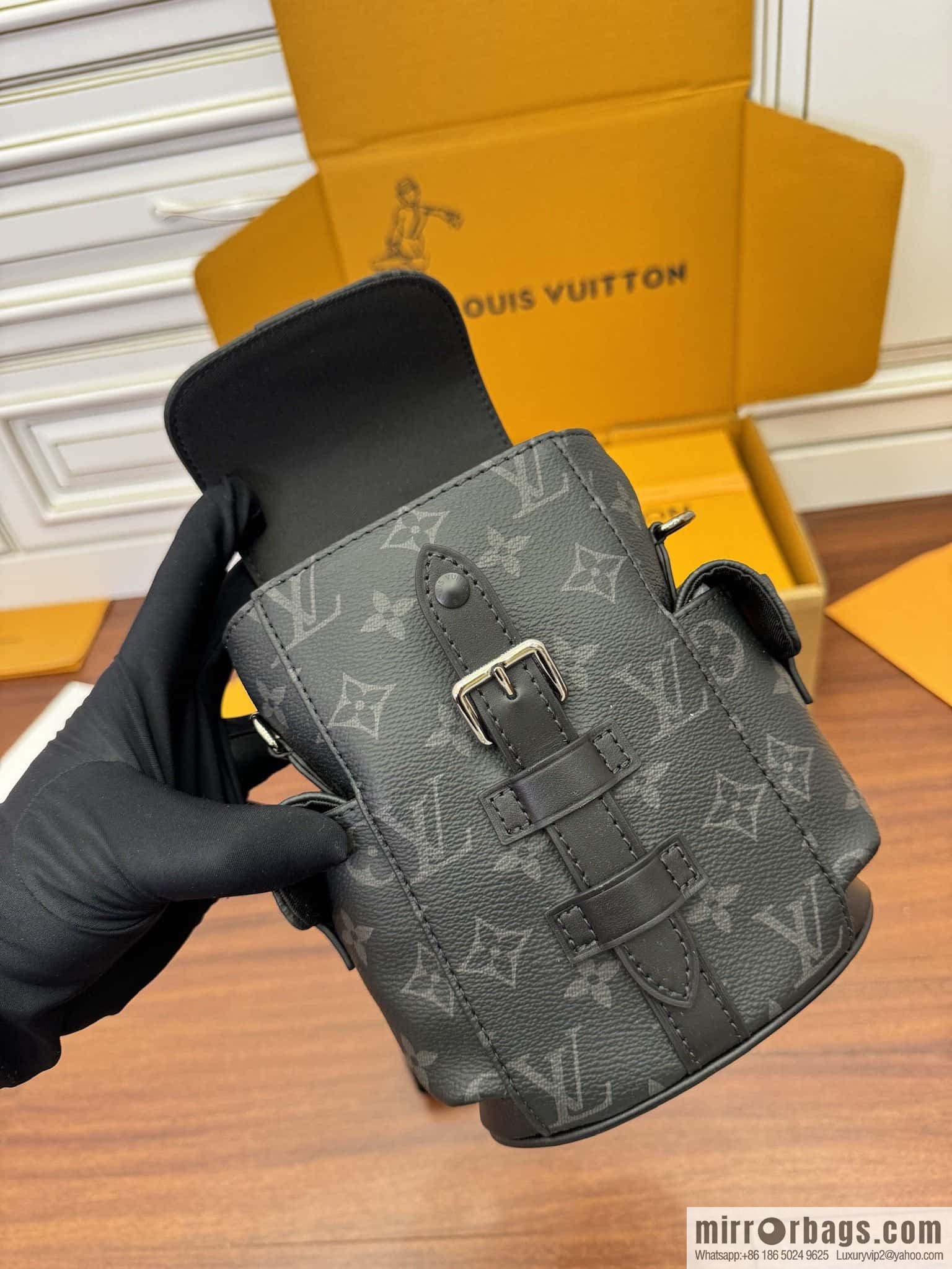 LV M82769 Nano Christopher