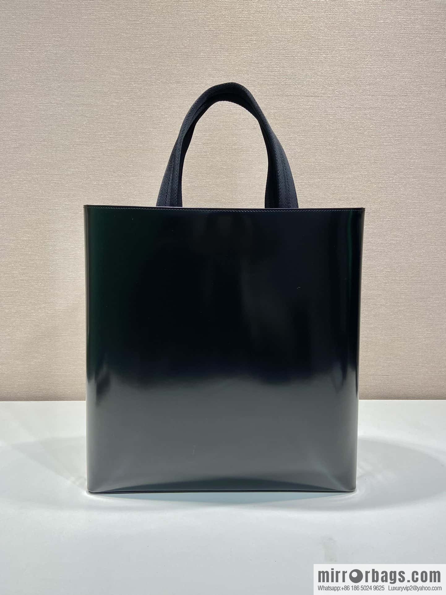 PRADA smooth tote bag 🎉 2VG113 smooth