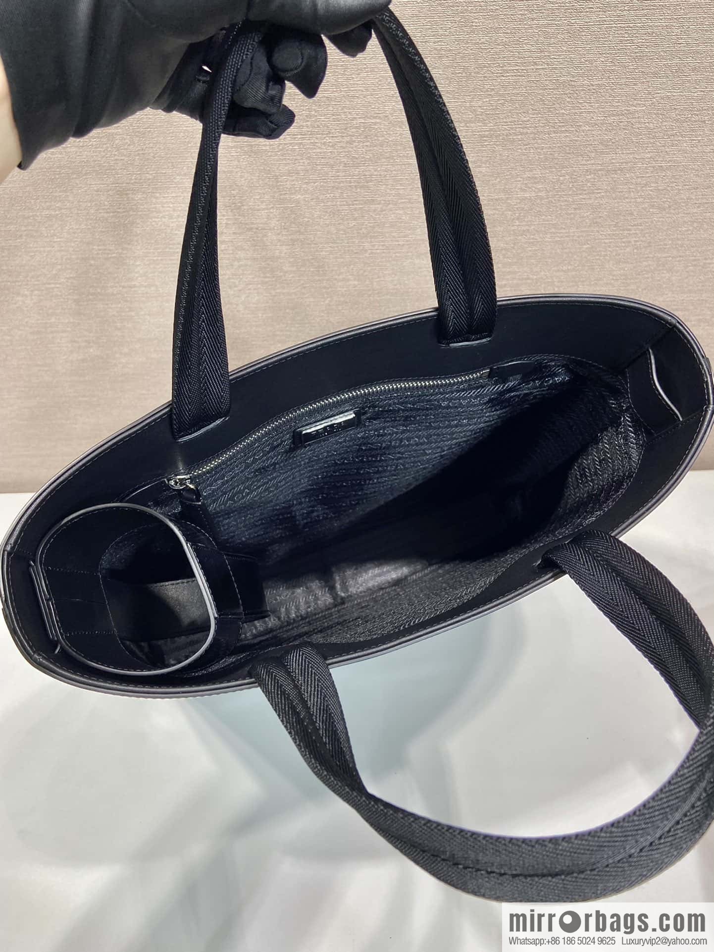 PRADA smooth tote bag 🎉 2VG113 smooth