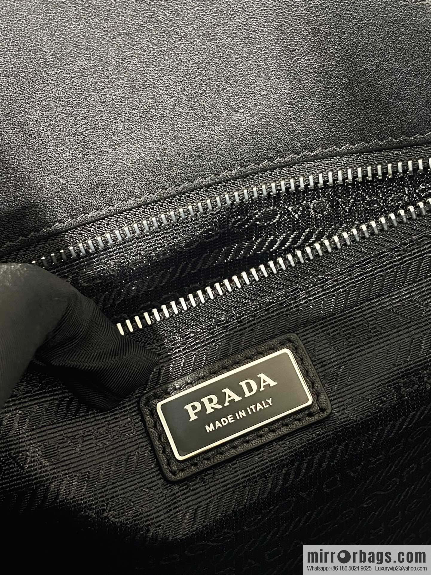 PRADA smooth tote bag 🎉 2VG113 smooth