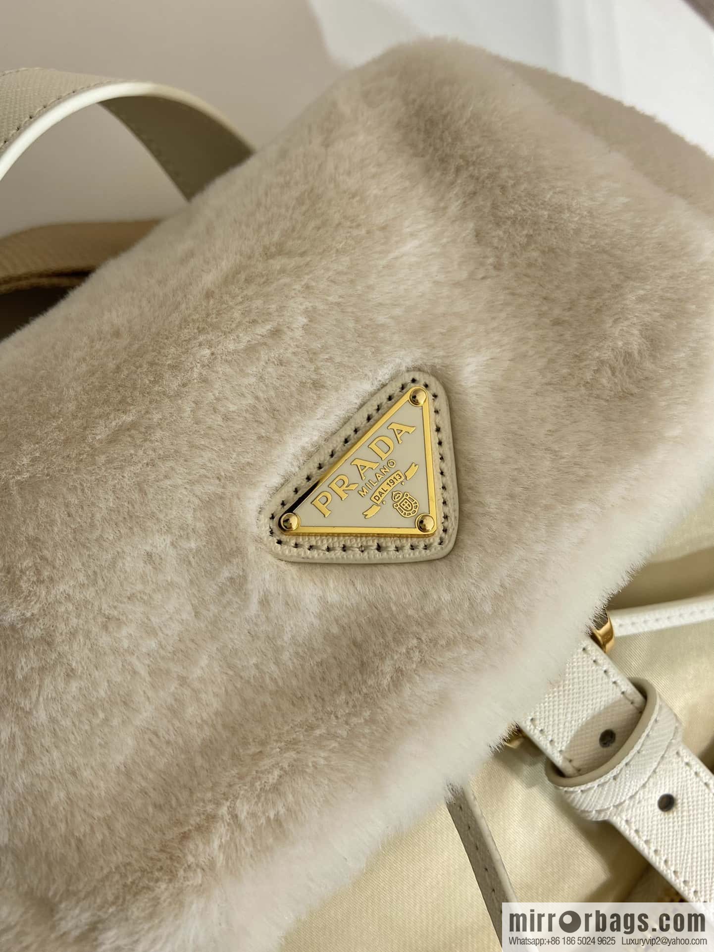 PRADA wool backpack 🎉 1BZ074