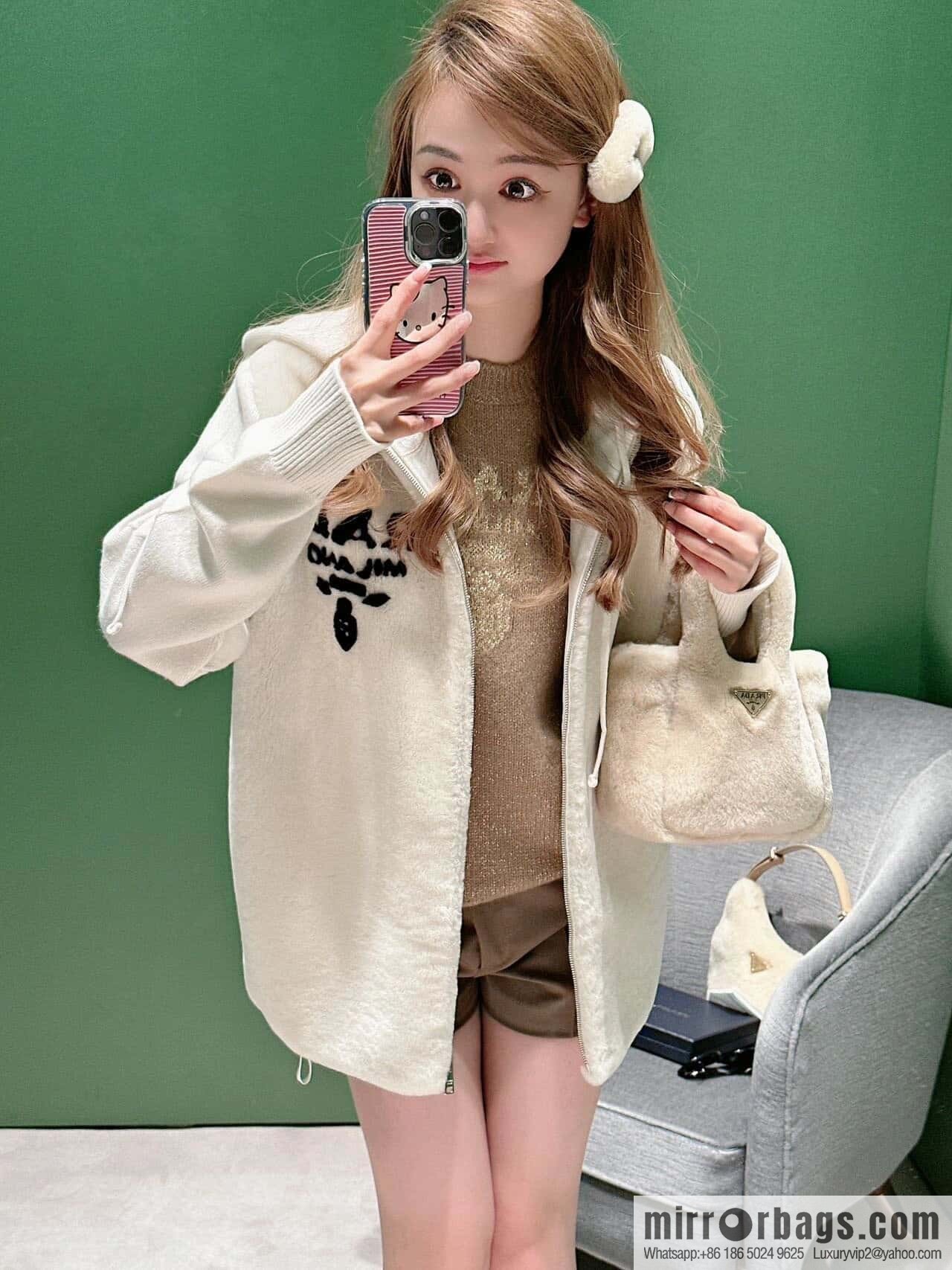 PRADA wool bucket bag 🎉 1BA349