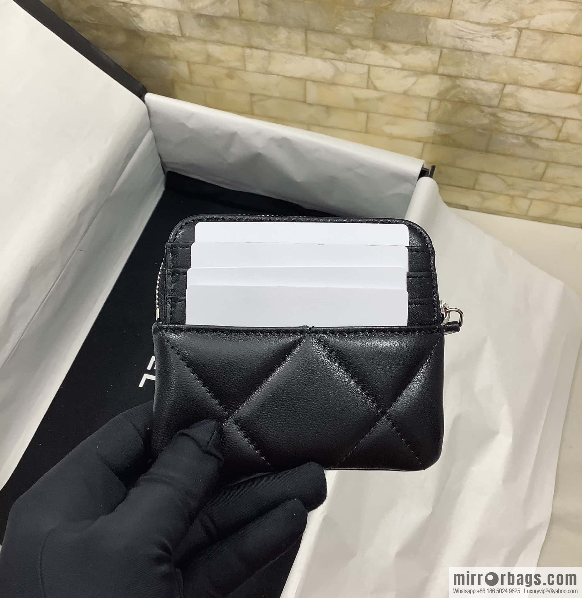 CHANEL 19 series sheepskin wallet card holder AP2086