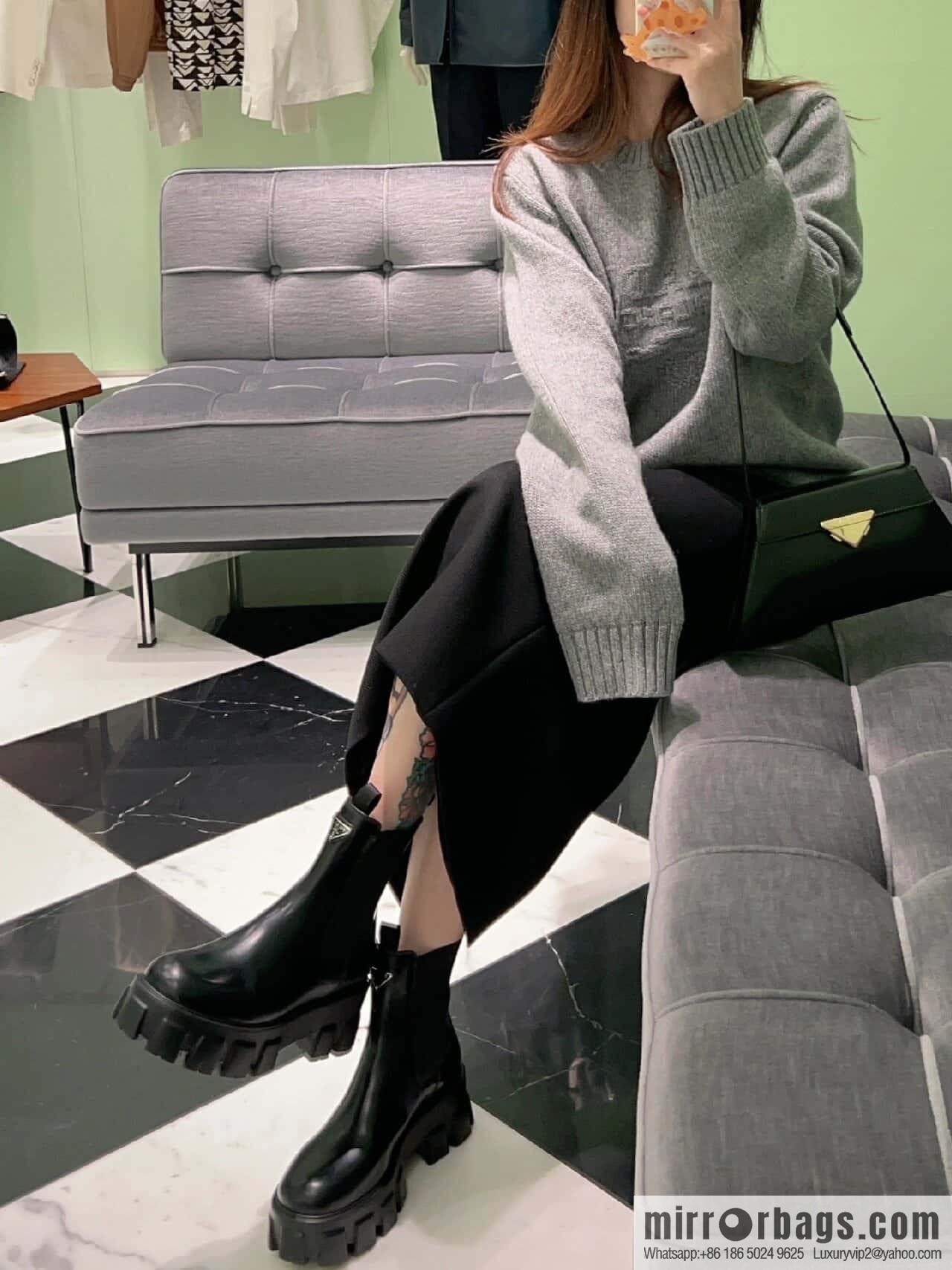 PRADA Triangle standard serrated wheel, muffin thick-bottomed cigarette tube short boots