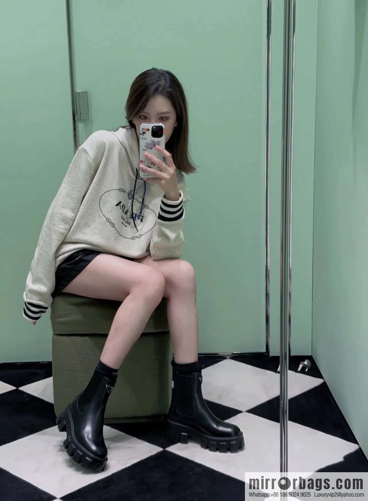 PRADA Triangle standard serrated wheel, muffin thick-bottomed cigarette tube short boots