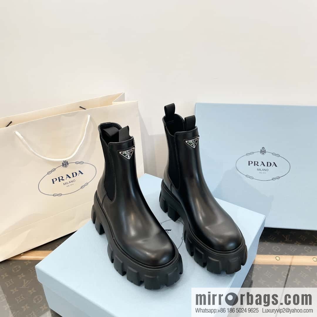 PRADA Triangle standard serrated wheel, muffin thick-bottomed cigarette tube short boots