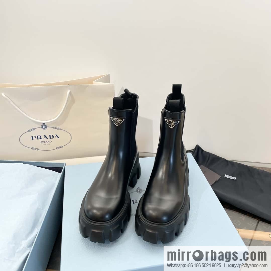 PRADA Triangle standard serrated wheel, muffin thick-bottomed cigarette tube short boots