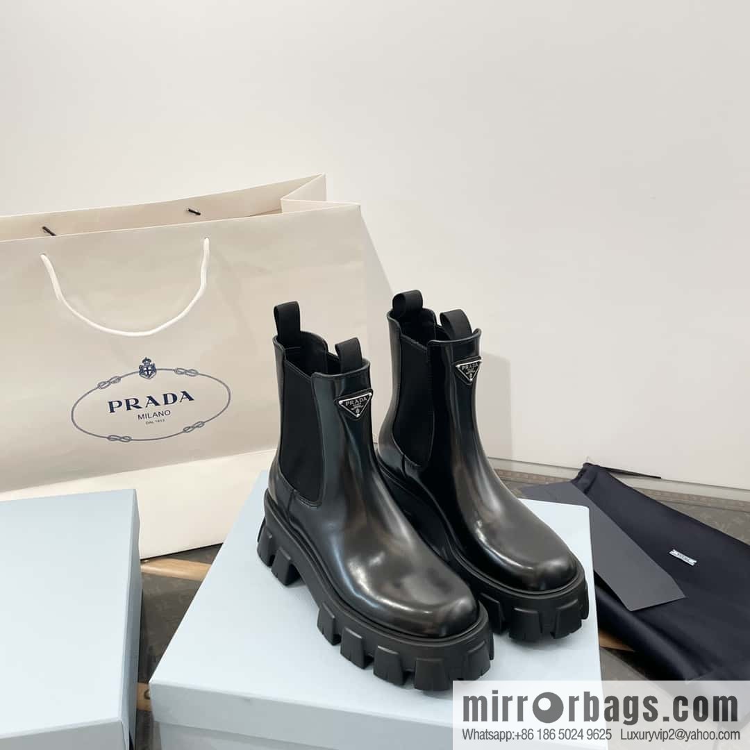 PRADA Triangle standard serrated wheel, muffin thick-bottomed cigarette tube short boots