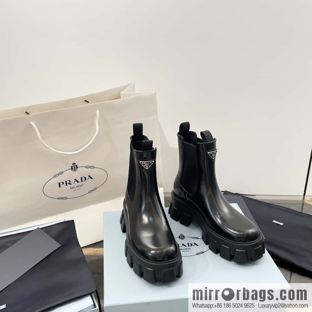 PRADA Triangle standard serrated wheel, muffin thick-bottomed cigarette tube short boots