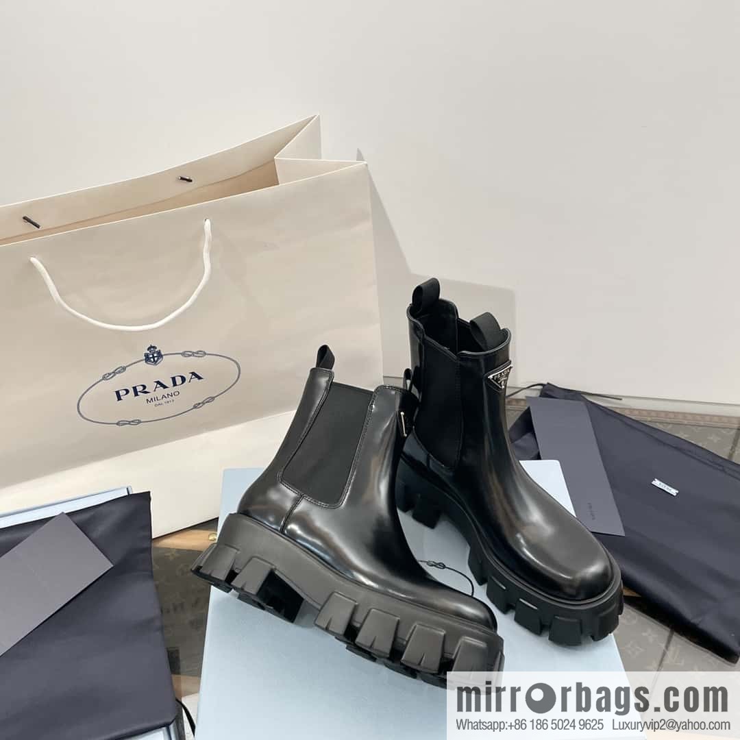 PRADA Triangle standard serrated wheel, muffin thick-bottomed cigarette tube short boots