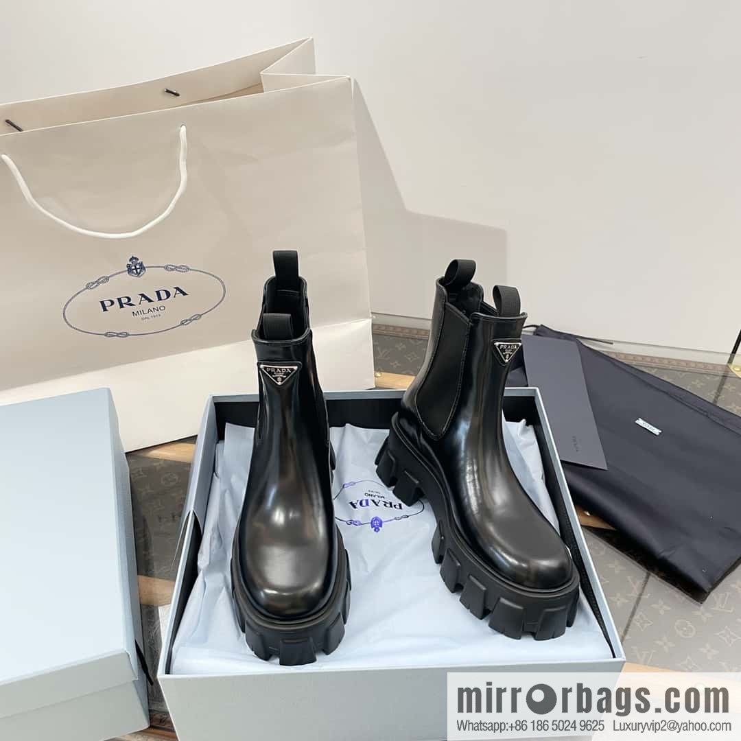 PRADA Triangle standard serrated wheel, muffin thick-bottomed cigarette tube short boots