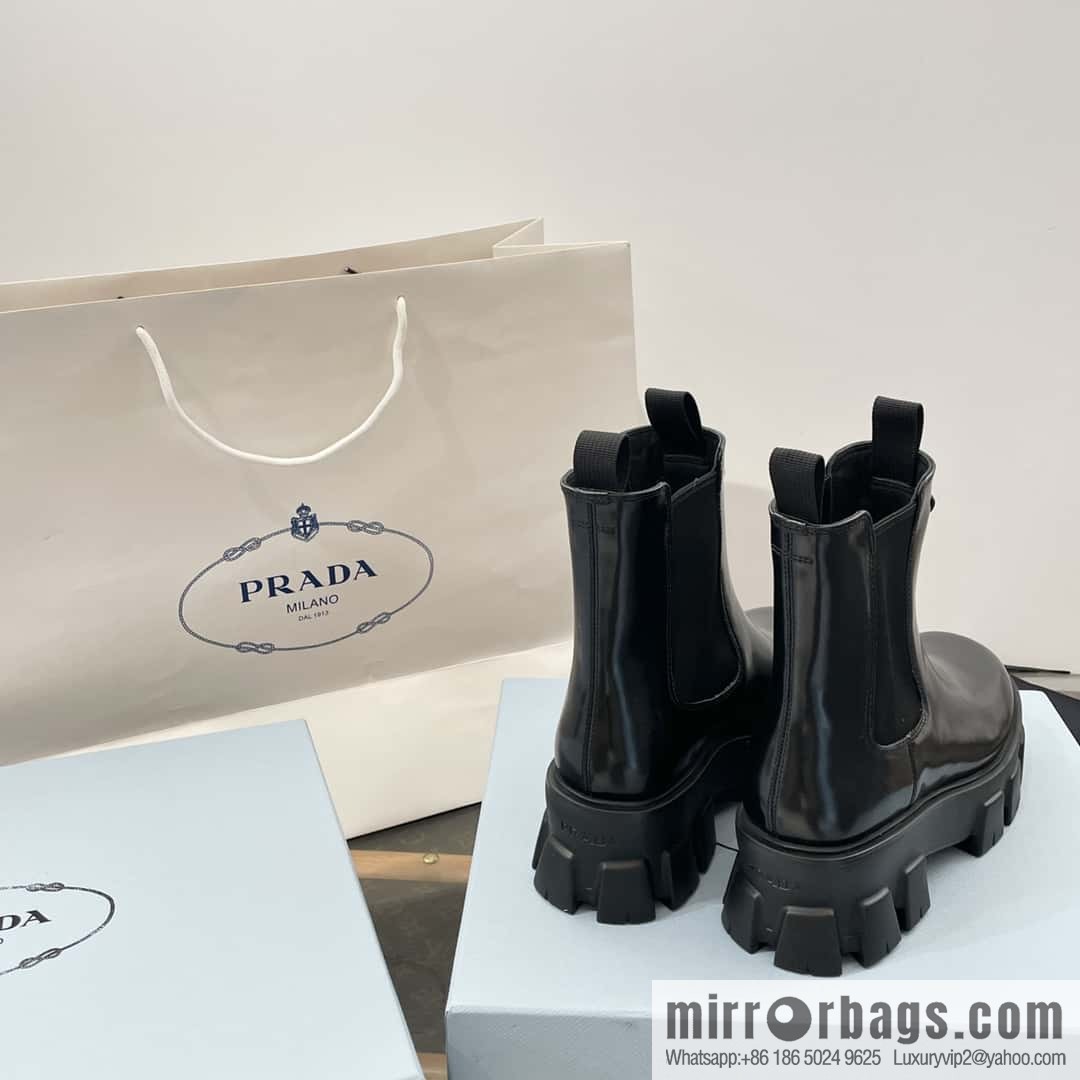 PRADA Triangle standard serrated wheel, muffin thick-bottomed cigarette tube short boots
