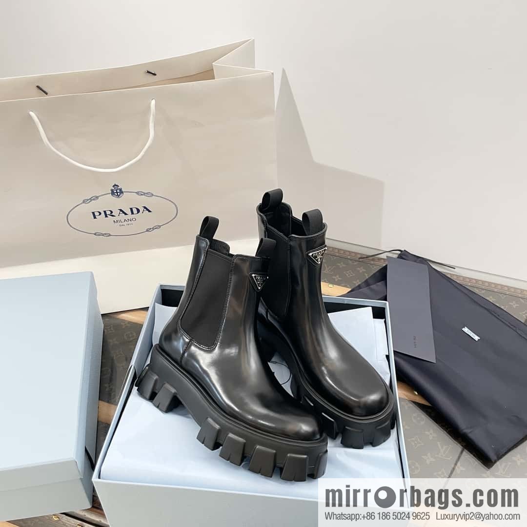 PRADA Triangle standard serrated wheel, muffin thick-bottomed cigarette tube short boots