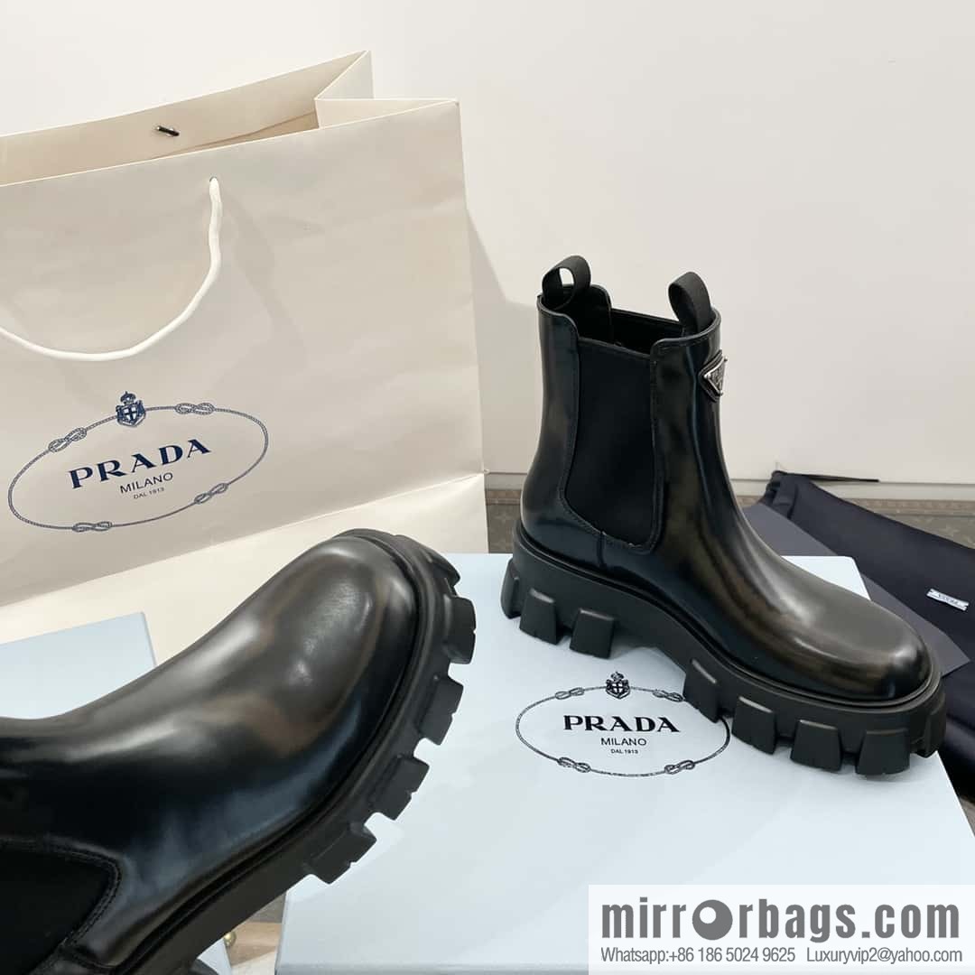 PRADA Triangle standard serrated wheel, muffin thick-bottomed cigarette tube short boots