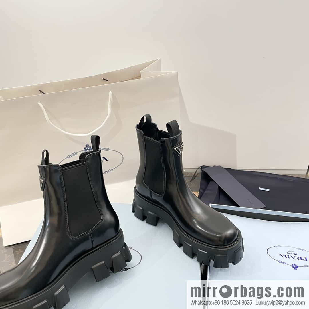 PRADA Triangle standard serrated wheel, muffin thick-bottomed cigarette tube short boots