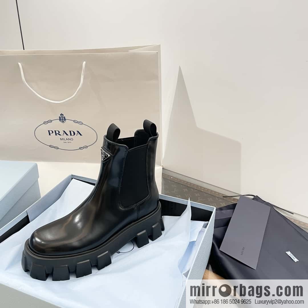 PRADA Triangle standard serrated wheel, muffin thick-bottomed cigarette tube short boots