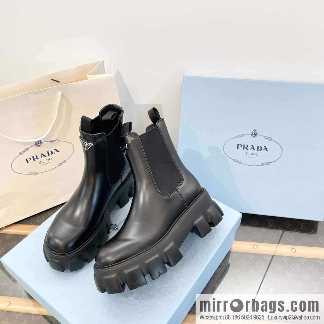 PRADA Triangle standard serrated wheel, muffin thick-bottomed cigarette tube short boots